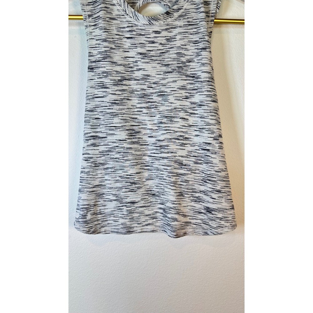 Lululemon Fast as Light Muscle Tank Crop Size 4 - Picture 6 of 13